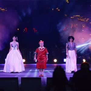 春山派x古阿新妈妈演绎《千年霓裳》  镇远水上国际大秀惊艳全球